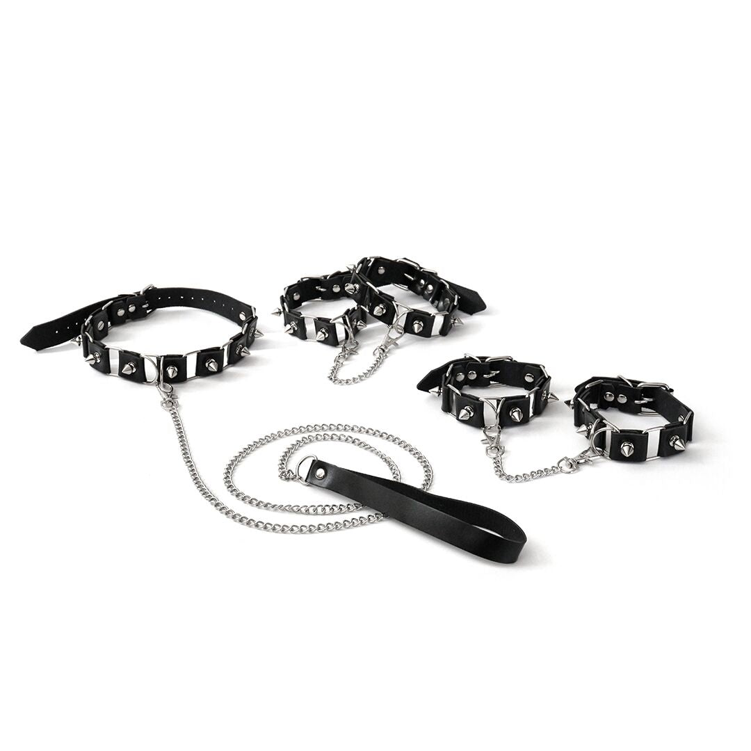Бондажний набір: нашийник з повідцем, наручники та поножі Art of Sex - Cassandra, колір чорний