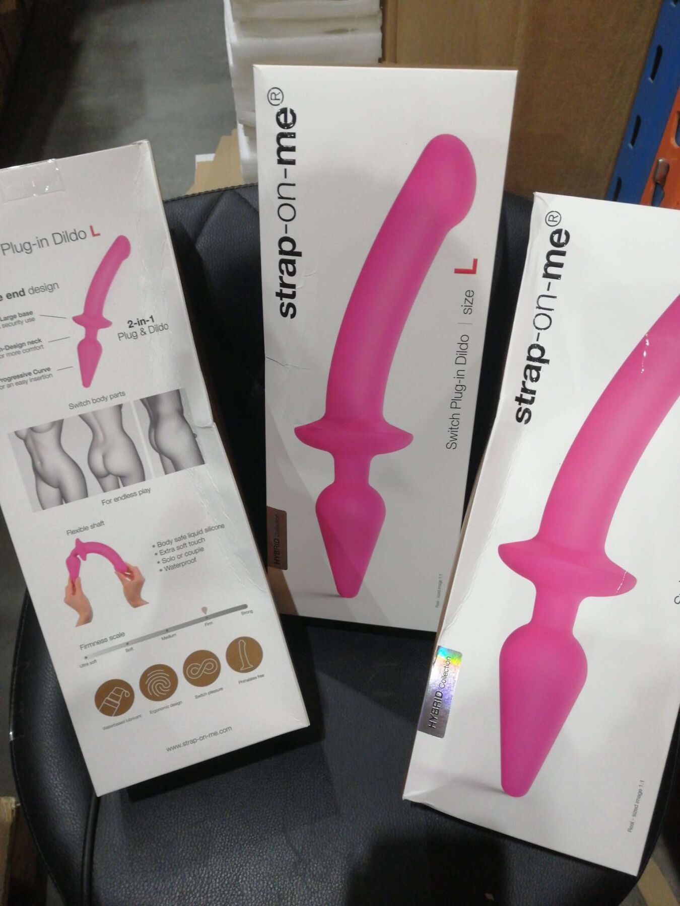 Анальна пробка з дилдо Strap-On-Me SWITCH PLUG-IN SEMI-REALISTIC DILDO FUCHSIA - L (м'ята упаковка)